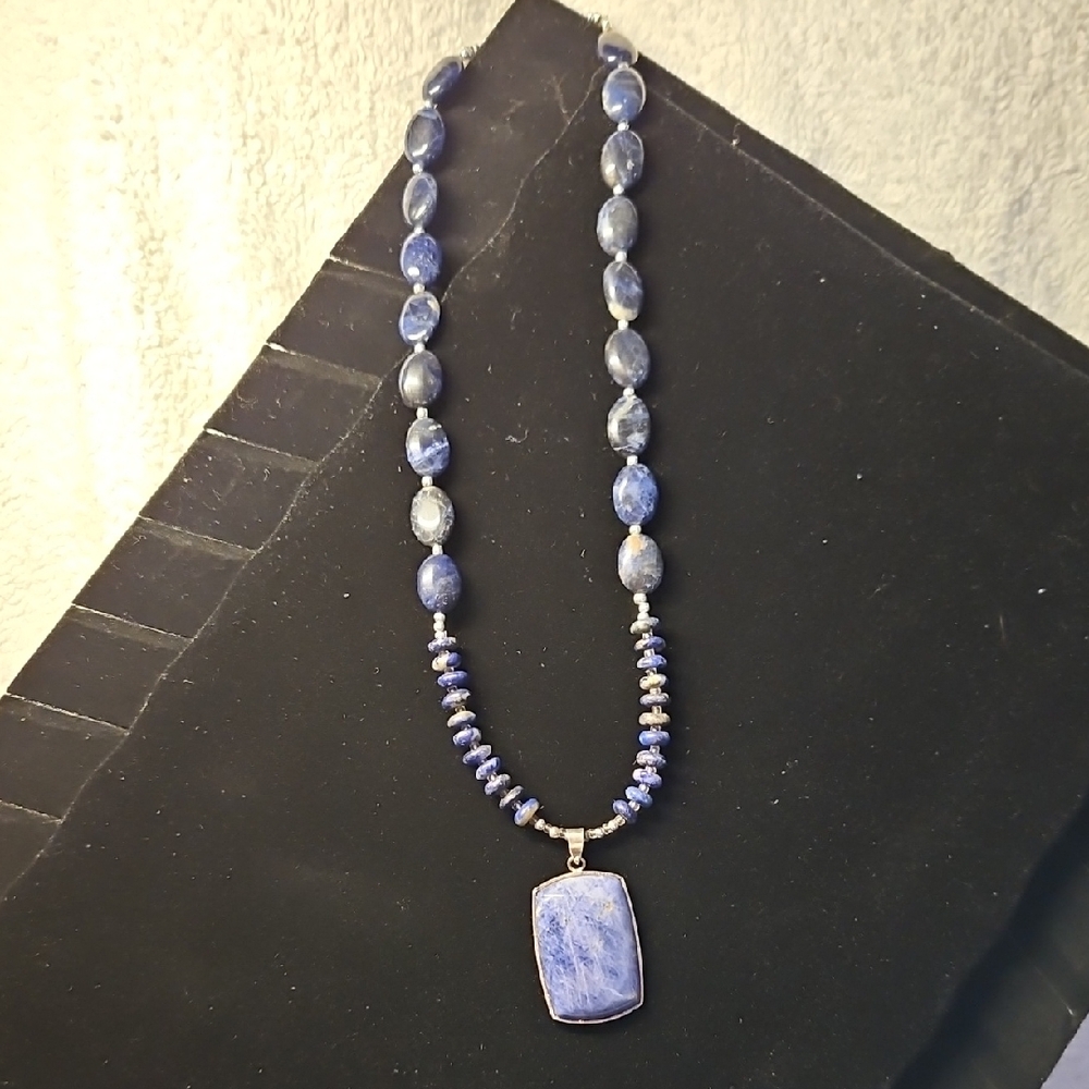 Elegant Blue Stone 17.5" Necklace